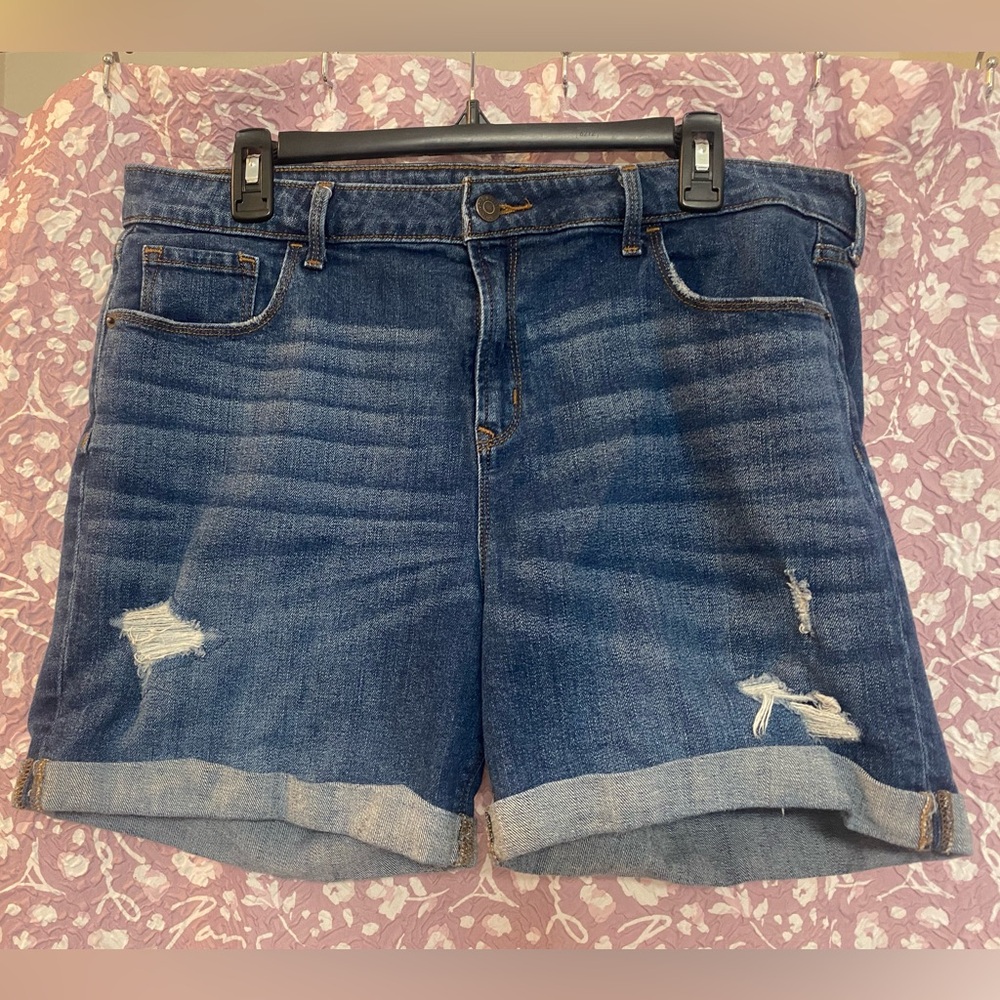 (S21) Old Navy Size 14 Distressed Rolled Hem Slim Midi Jean Shorts